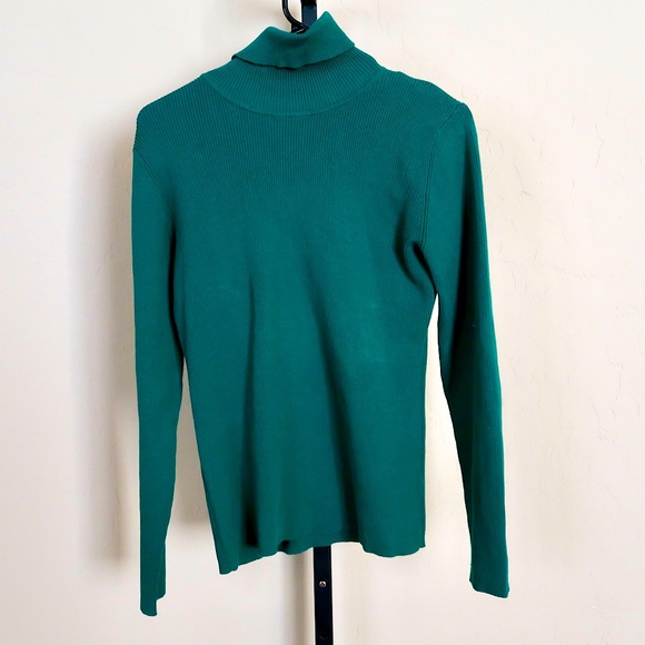 Bottega Green turtle neck!! Perfect for fall/winter, size L - Picture 1 of 3